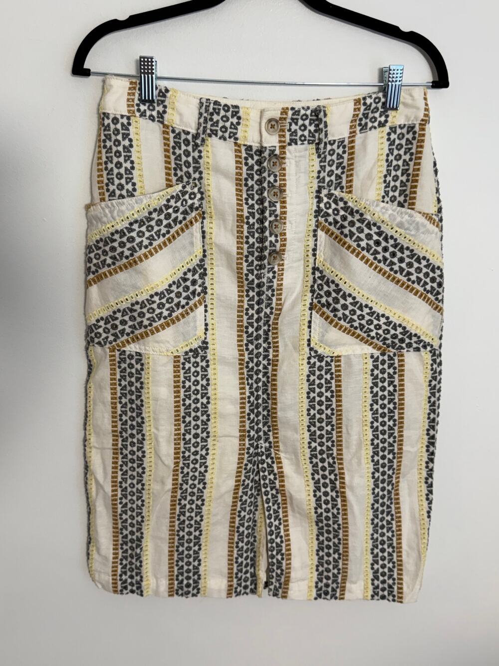 Anthropologie Quincy embroidered eyelet button-fly pencil skirt 6